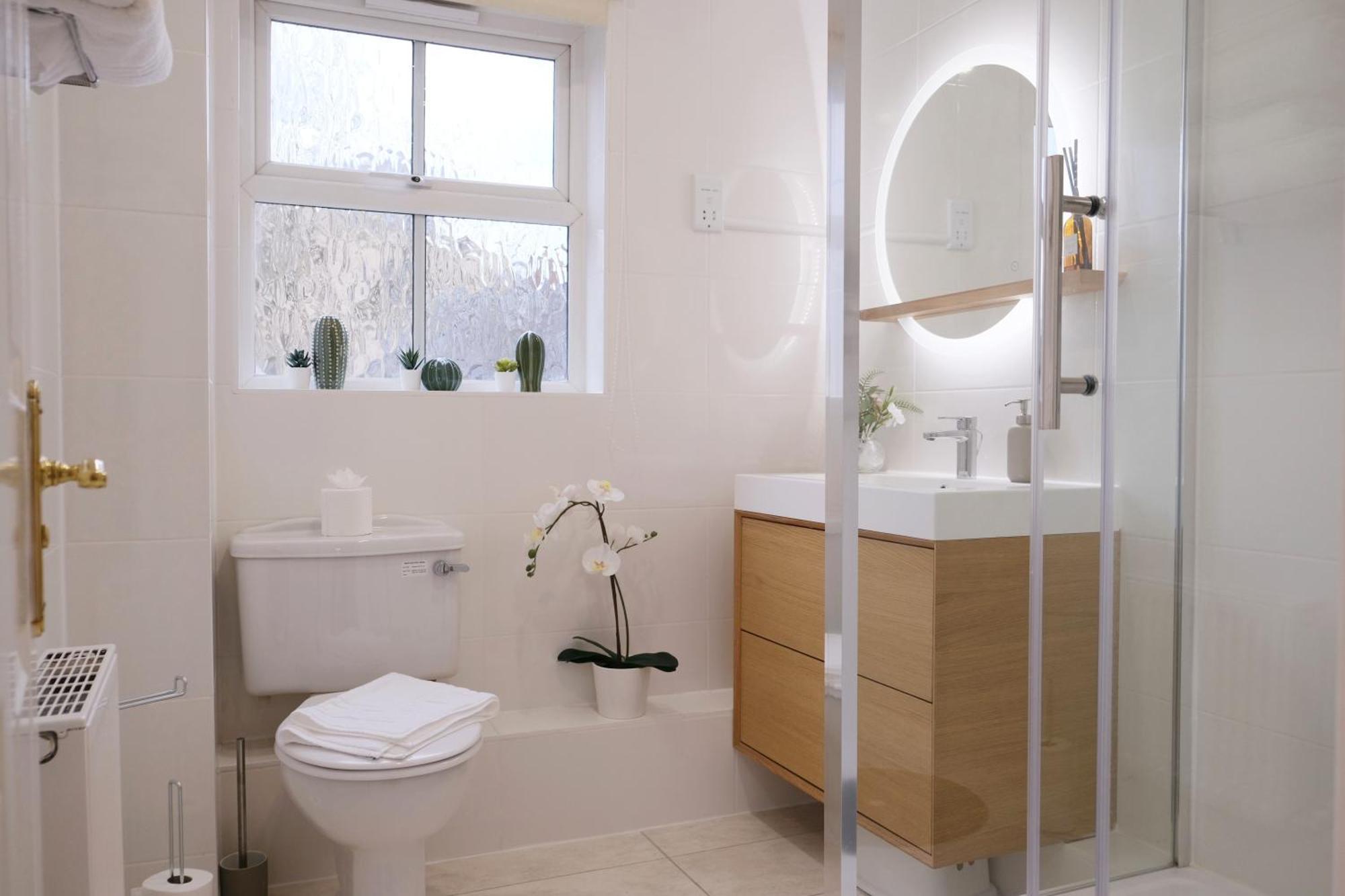Charming 2br In Centre With Free Parking