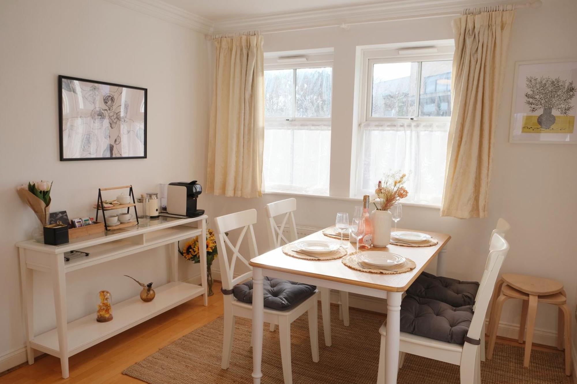 Charming 2br In Centre With Free Parking Apartamento