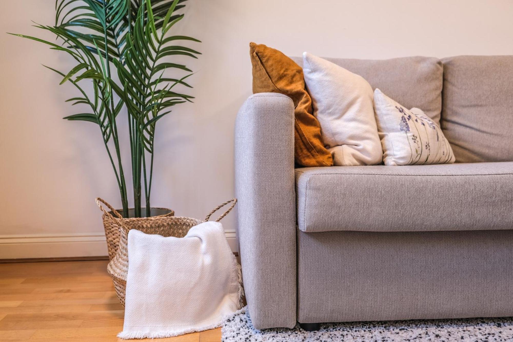 Charming 2br In Centre With Free Parking *
