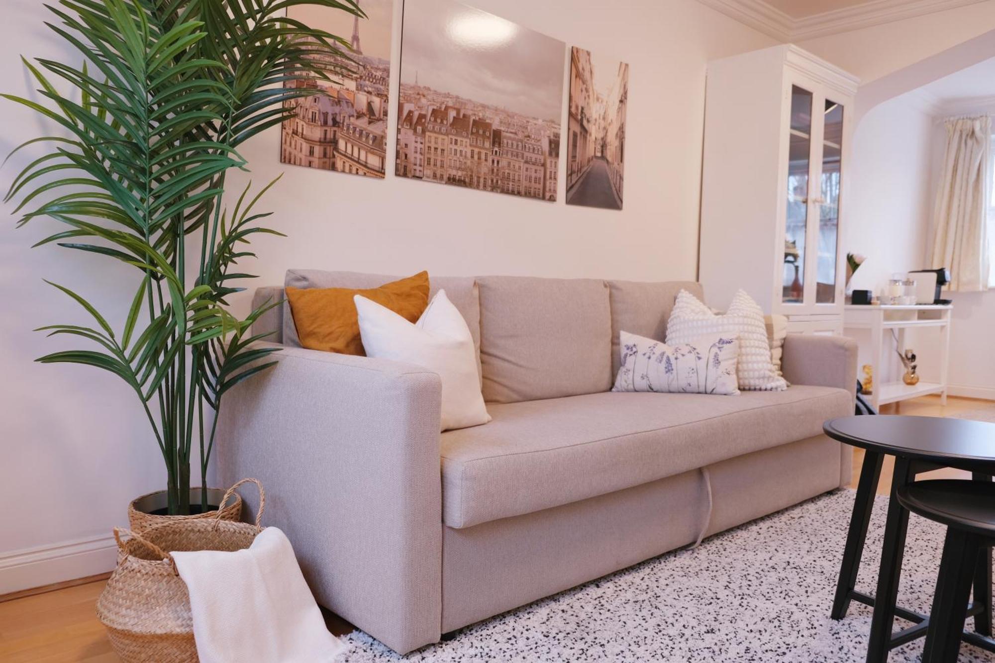 Charming 2br In Centre With Free Parking