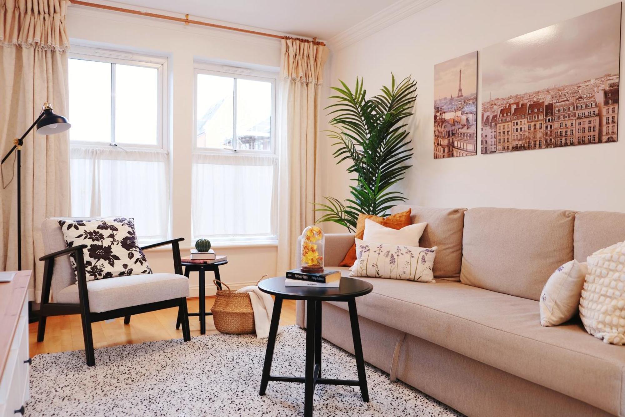 Charming 2br In Centre With Free Parking Apartamento